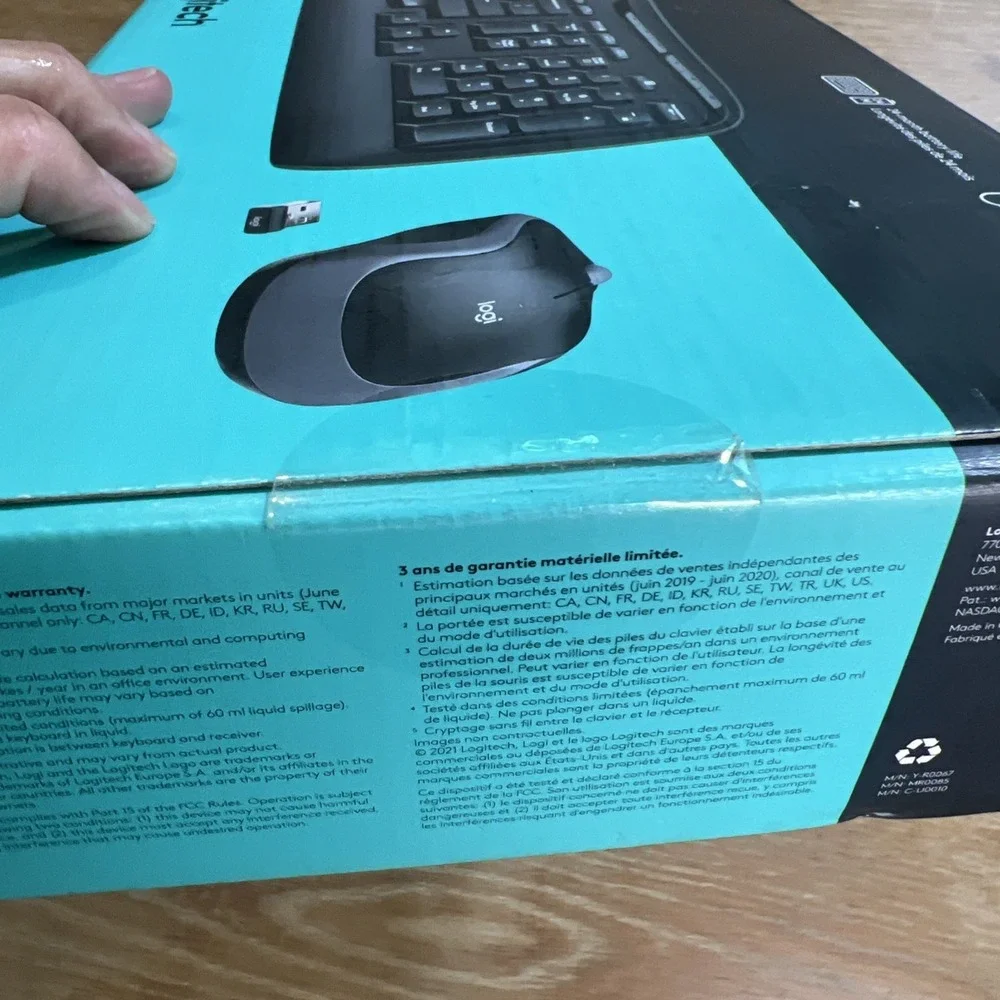 NEW Logitech MK320 Wireless Membrane Keyboard and Mouse Bundle Black